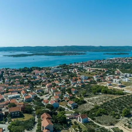 Вилла Coastal Paradise With Pool - Happy *