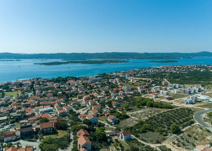 Вилла Coastal Paradise With Pool - Happy *