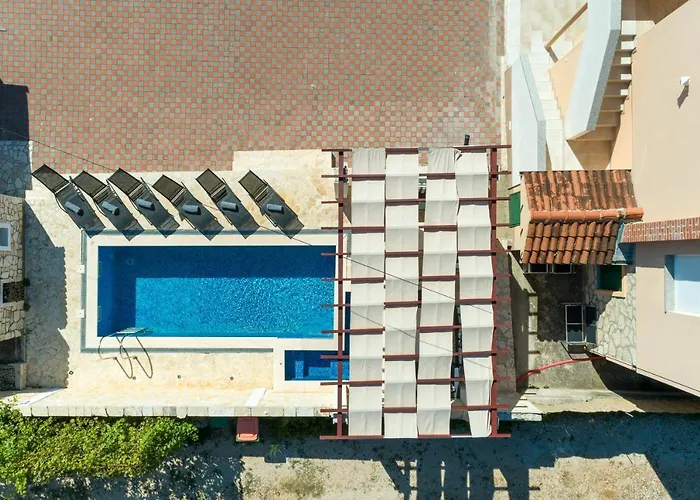 Вилла Coastal Paradise With Pool - Happy *