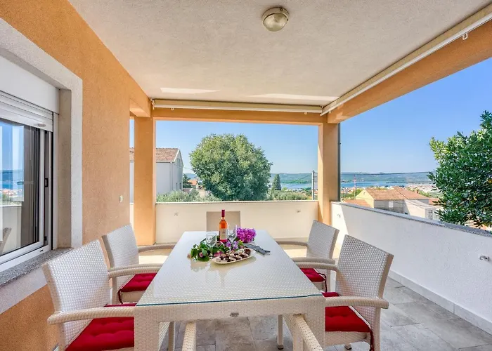 Вилла Coastal Paradise With Pool - Happy *