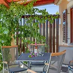 Coastal Paradise With Pool - Happy Villa Sveti Filip i Jakov