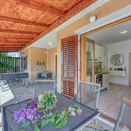 Coastal Paradise With Pool - Happy *