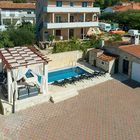 Vila Coastal Paradise With Pool - Happy Sveti Filip i Jakov