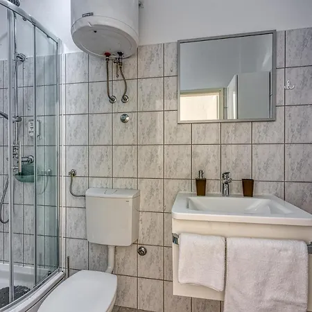 Coastal Paradise With Pool - Happy Villa Sveti Filip i Jakov