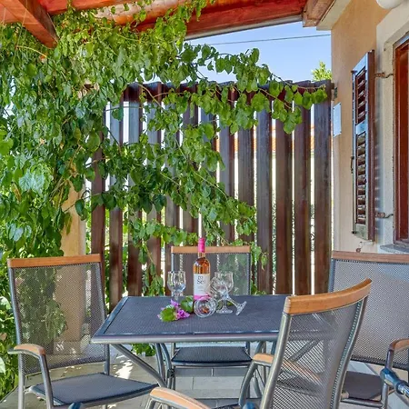 Coastal Paradise With Pool - Happy Vila Sveti Filip i Jakov